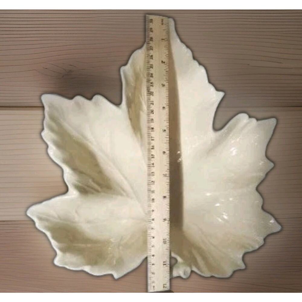 Vintage Ivory White Leaf Dish. Porcelain Heavy duty and thick. Large size. - Picture 3 of 5